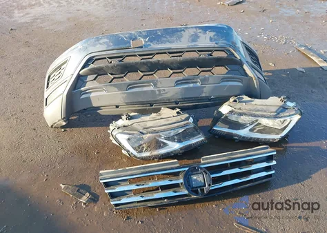 2020 Volkswagen Tiguan 2.0T Se/2.0T Se R-Line Black/2.0T Sel z USA, uszkodzony, nr VIN 3VV2B7AXXLM133813